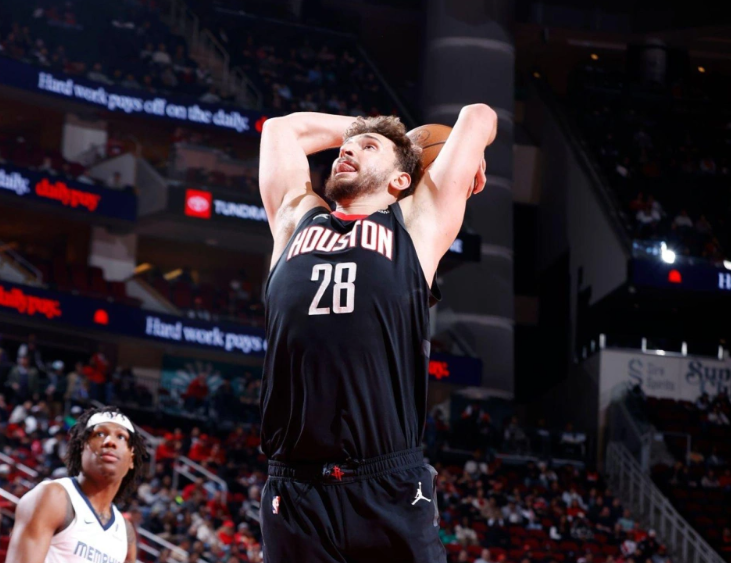 开云体育官网-杜兰特申京合砍66分，火箭守住西部第四！但一战也出现两个隐患